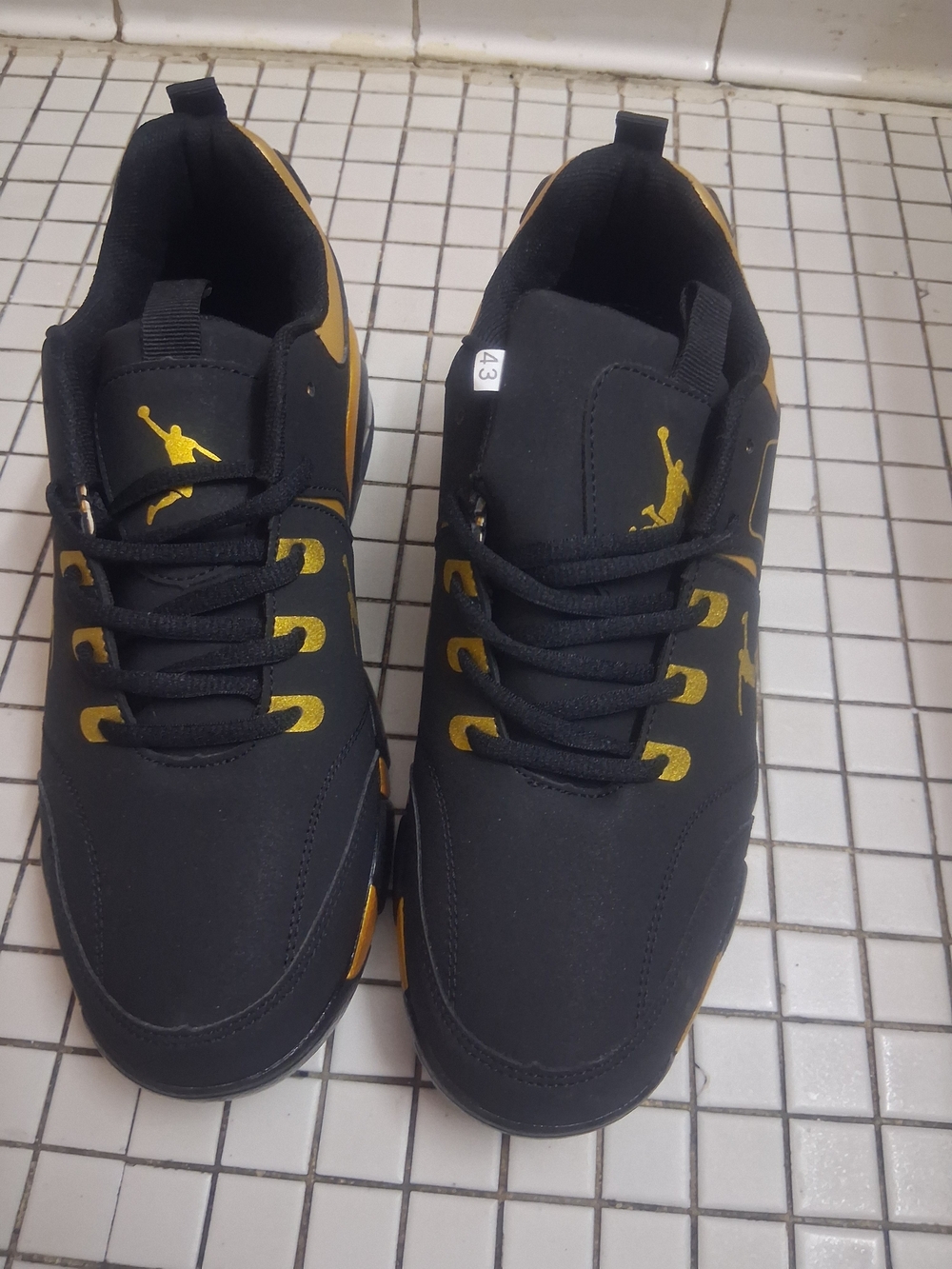 Athletic Sneakers, Jump, Men's Black and Gold Low-Top Athletic Sneakers